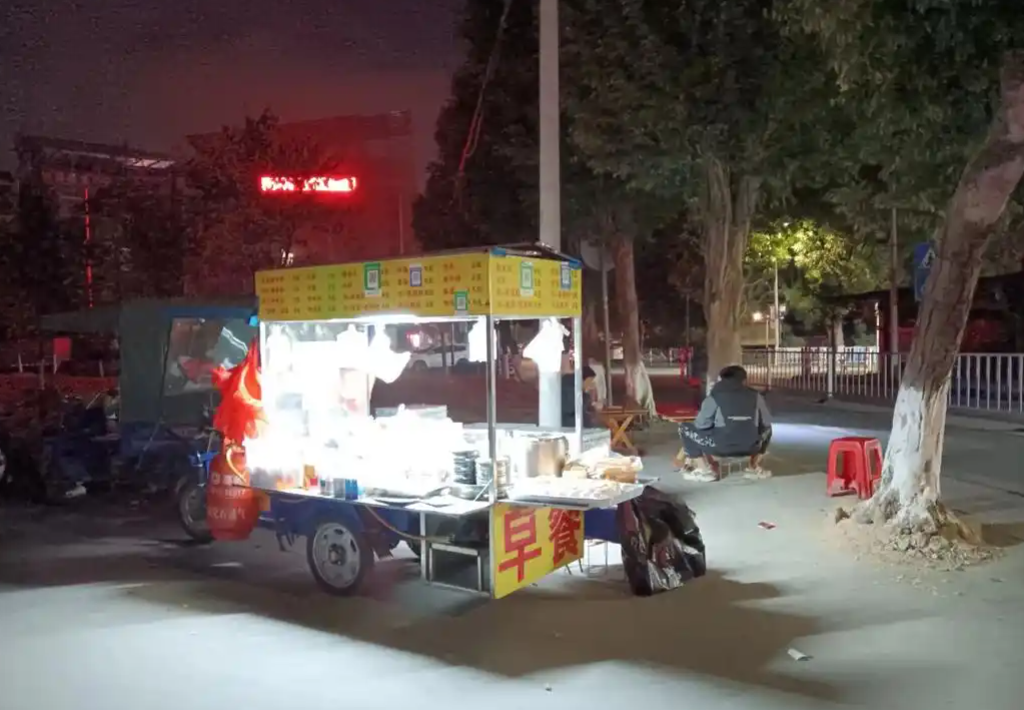 当我们用花呗面粉蒸“自由”馒头：13亿人签字的债务契约，盖着谁的印章？ 第1张