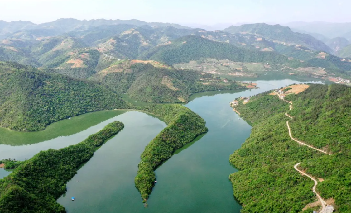 摒弃官僚戾气，回归履职本真 —— 批判部分女支书作风之弊